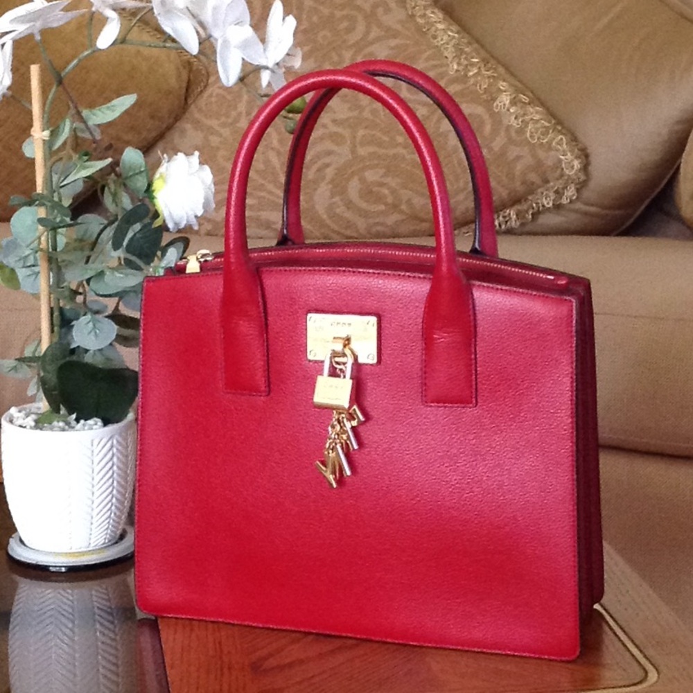 🔥💥'February Fashion Posh Party' Host Pick💥🔥